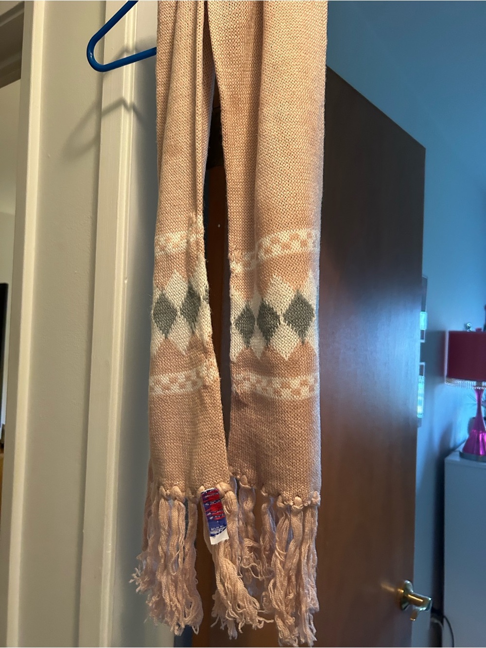 Scarf 🧣 - Picture 3 of 6